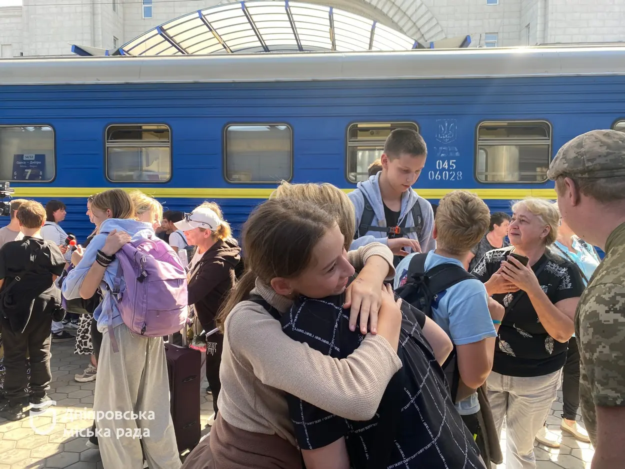 До Дніпра повернулися ще 159 дітей після відпочинку в таборі «Соколята», організованого завдяки програмі мера Філатова