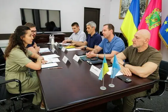 Підтримка жителів прифронтових громад: коли й від кого люди отримають допомогу