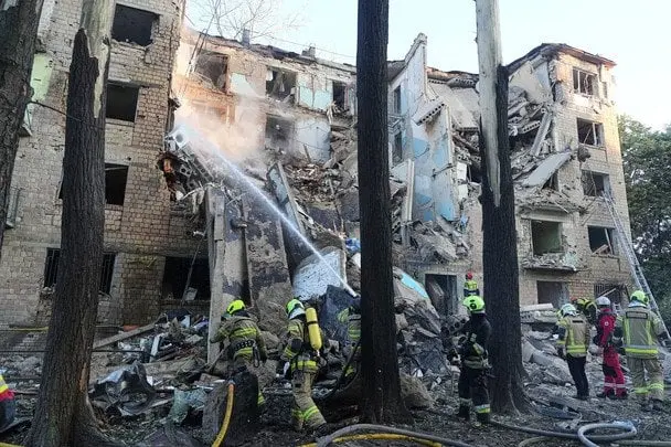 Удар по Києву: школяр дивом вижив, але втратив батьків і дім
