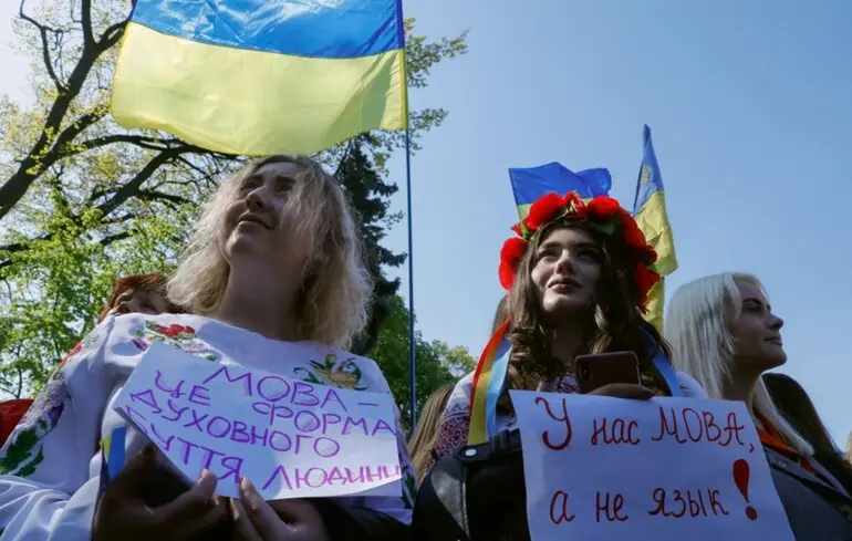 Уроки мови: як сказати українською «клюв»