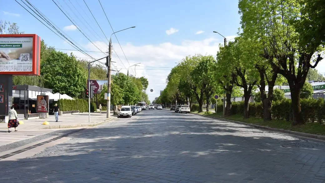Маловідома фірма з Донеччини наближена до &quot;команди Зе&quot; ремонтуватиме вулицю Головну в Чернівцях. Вона виграла тендер на Prozorro