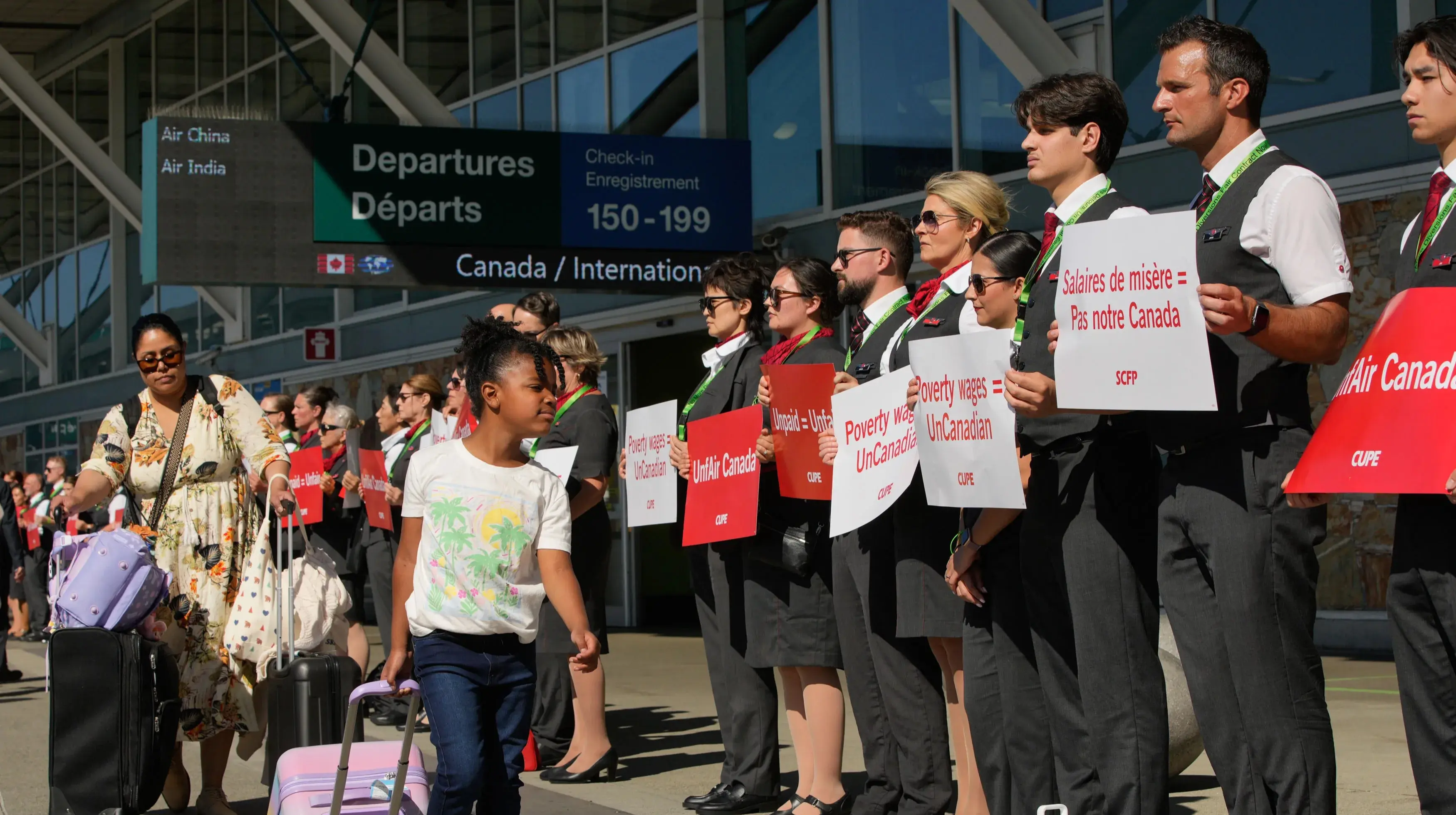 Страйк стюардів Air Canada: понад 10 тисяч працівників оголосили про