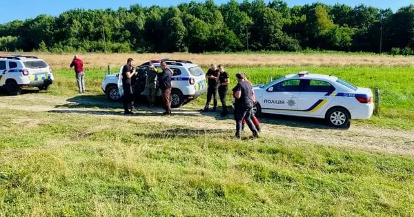 На Прикарпатті відшукали 8-річного хлопчика, який всю ніч провів у хащах