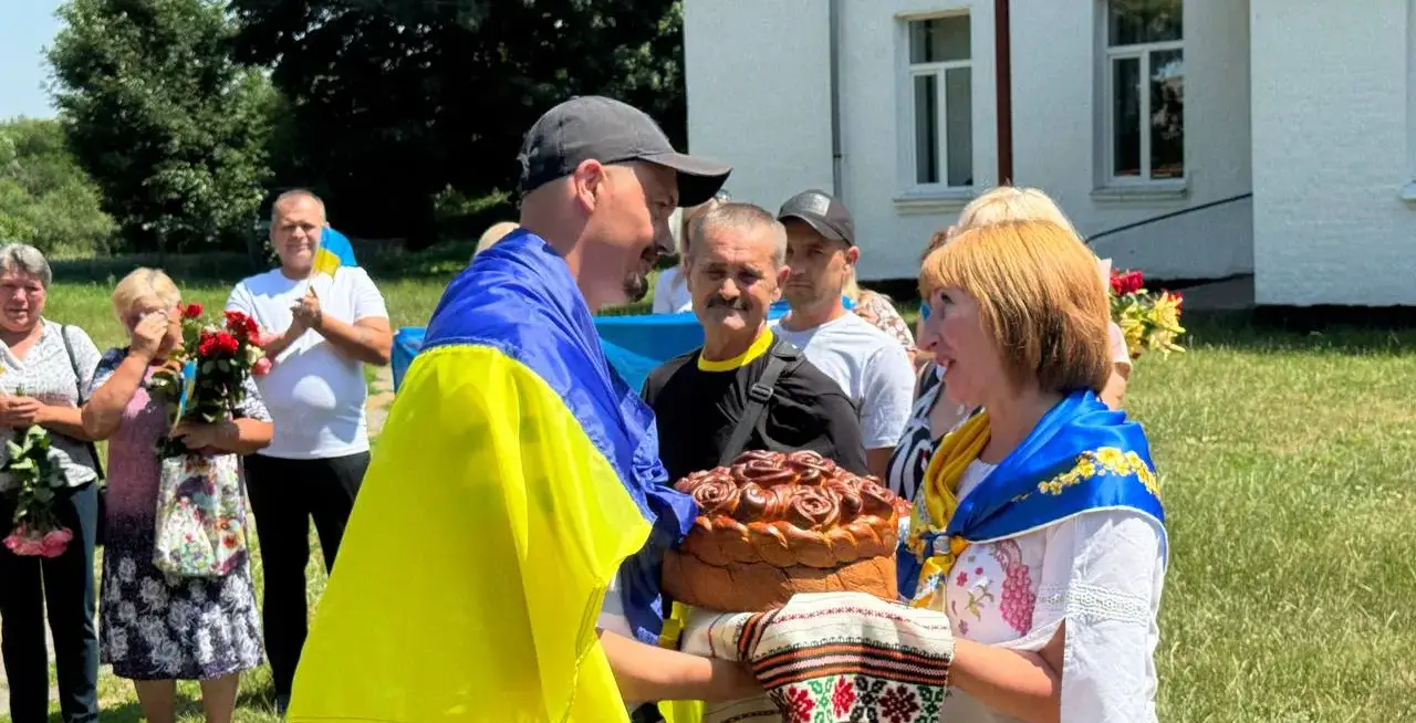 Додому на Вінниччину після полону повернувся захисник Юрій Гучок