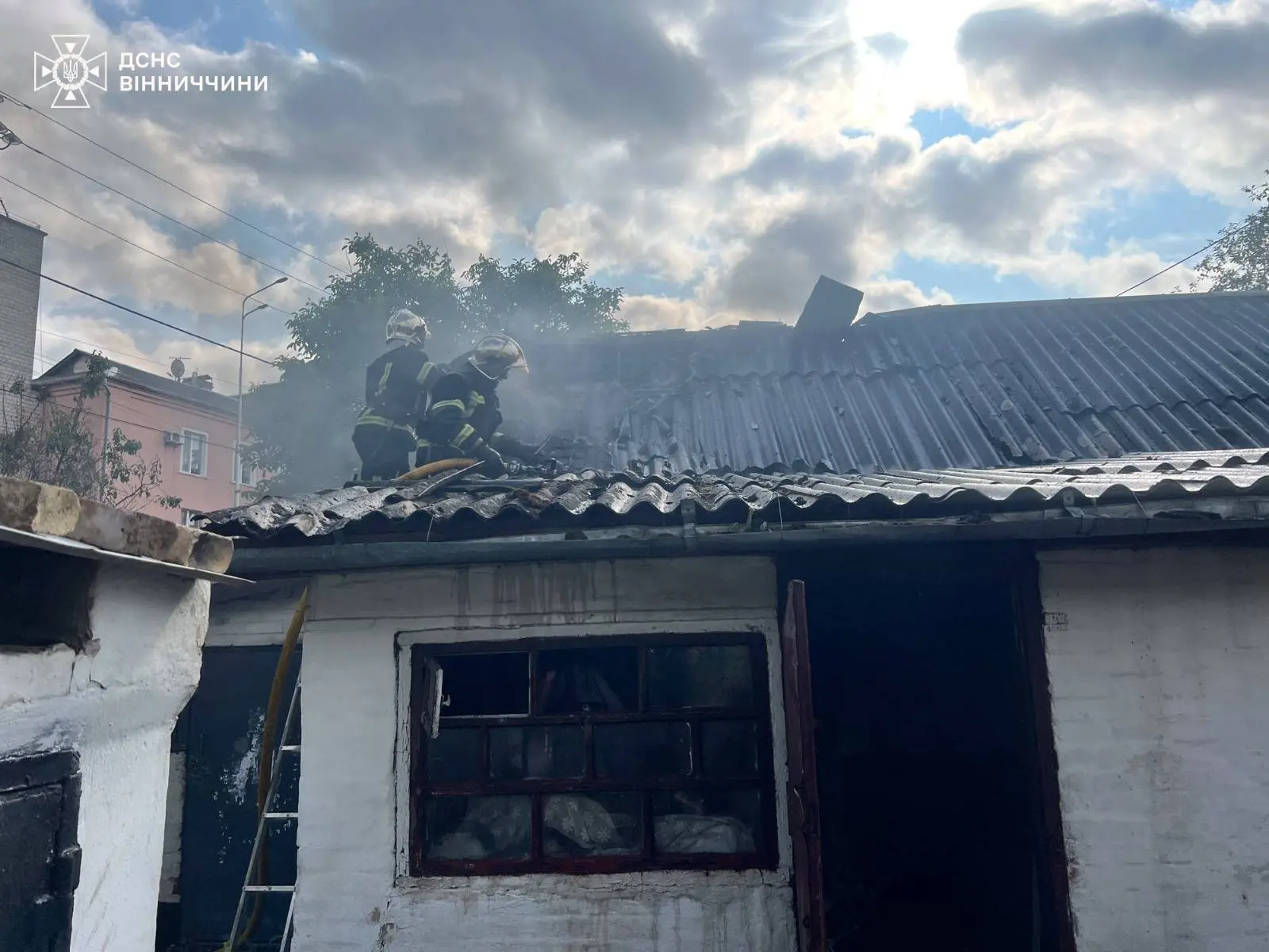Вчора на Вінниччині рятувальники ліквідували дві пожежі у житловому секторі