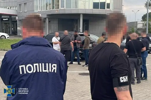СБУ з поліцією проводять антитерористичні заходи у Києві (фото)