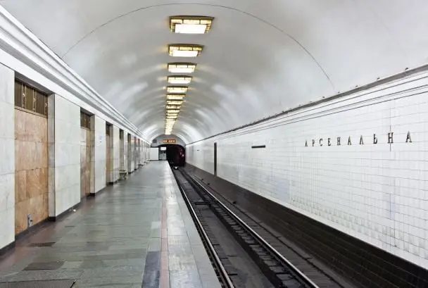 Небезпечний трюк на ескалаторі метро у Києві: чоловіка чекає покарання
