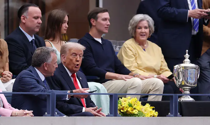Пустые трибуны и освистывание. Финал US Open отложили из-за Трампа