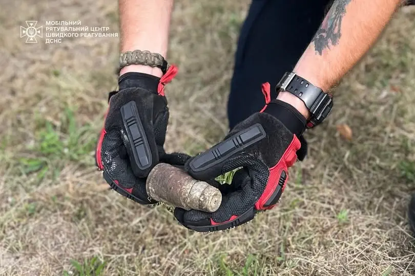 На Київщині чоловік приніс до пожежно-рятувального підрозділу бойову осколкову гранату
