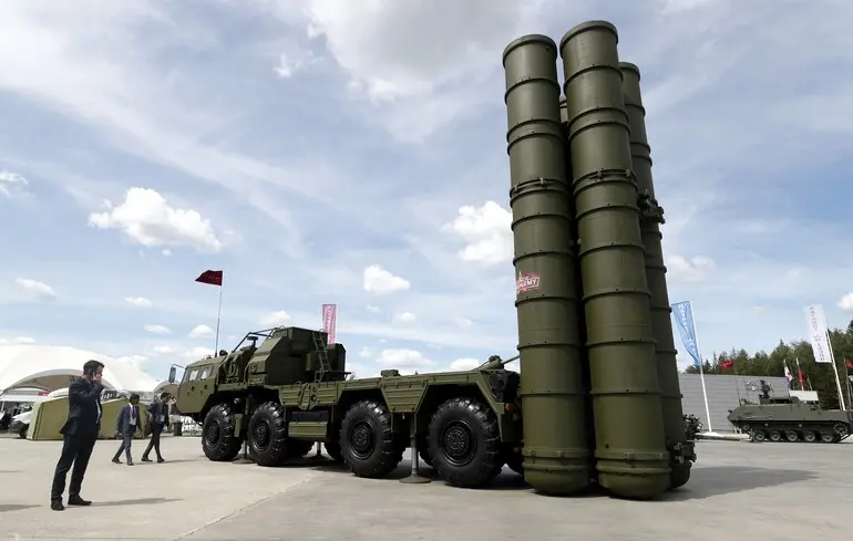 Росія зсуває строки передачі С-400 Індії — ЗМІ