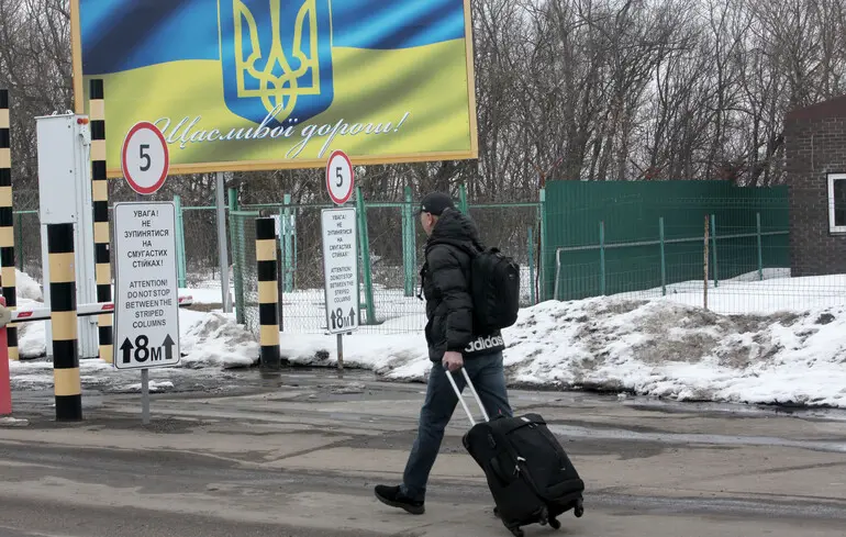 Такі ідеї є: Рада може дозволити чоловікам 18-24 років виїжджати за кордон