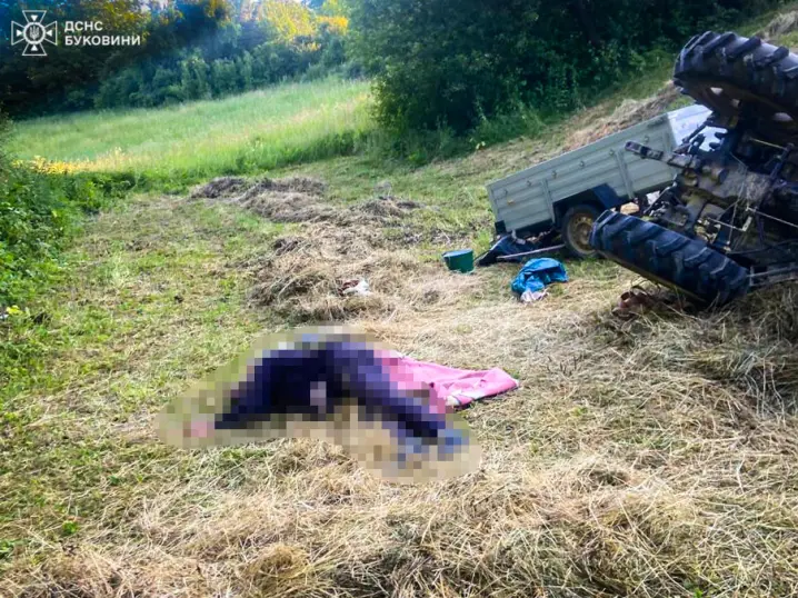 На Буковині на городі перекинувся трактор, загинув 61-річний чоловік