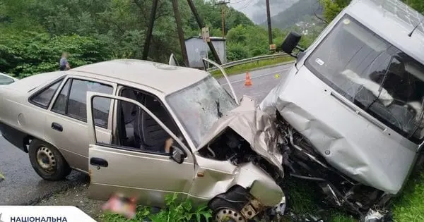 На Закарпатті у лобовій аварії загинула 61-річна водійка Daewoo