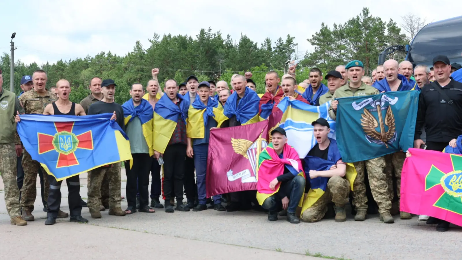 З російського полону в Україну повернулася ще одна група важкохворих і тяжкопоранених воїнів