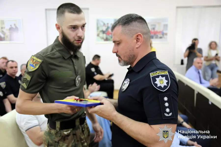 У Вінниці нагородили поліцейських, серед них боєць, який не давав окупанту захопити Торецьк