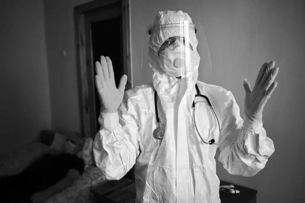 COVID атакує Україну: в Києві стрімко зросла кількість госпіталізацій 