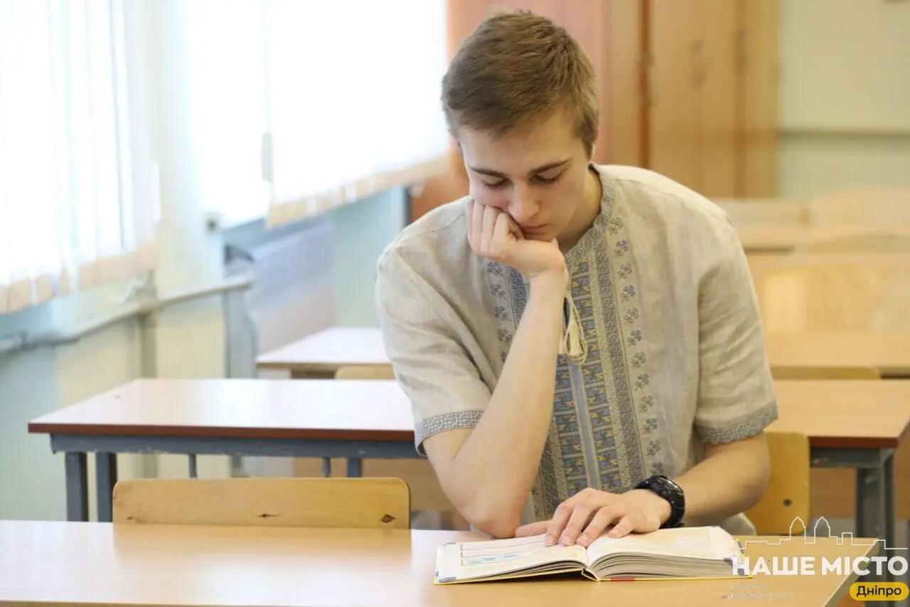 Скільки коштує навчання у вишах Дніпра на популярних спеціальностях