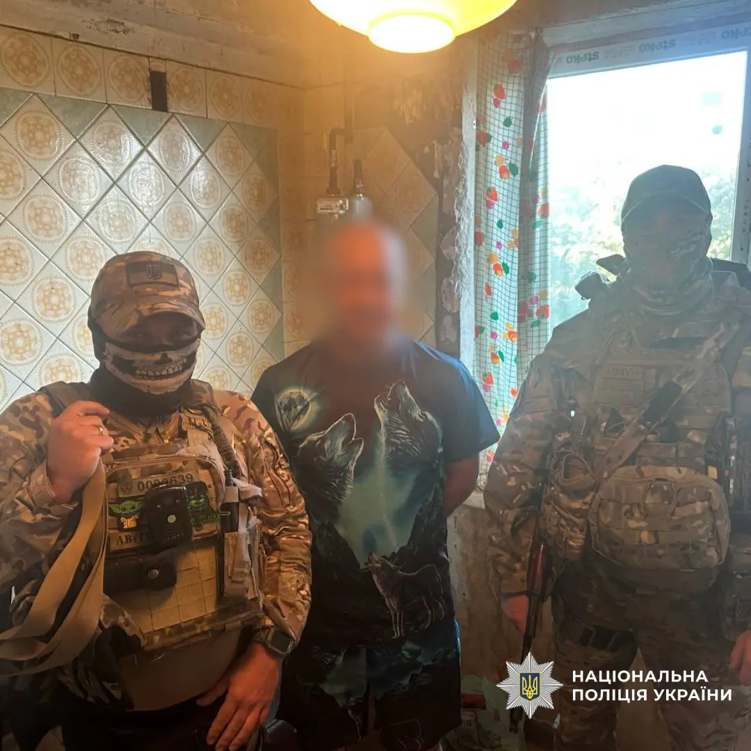 Групу квартирних злодіїв, що обкрадали майно у трьох районах Харкова, впіймали