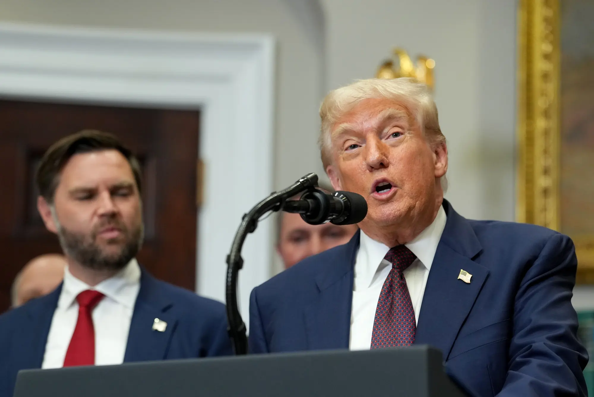Трамп до сих пор обещает санкции, но не уверен, будут ли они волновать Путина