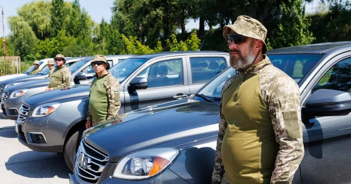 Підрозділи харківської ППО отримали нові пікапи