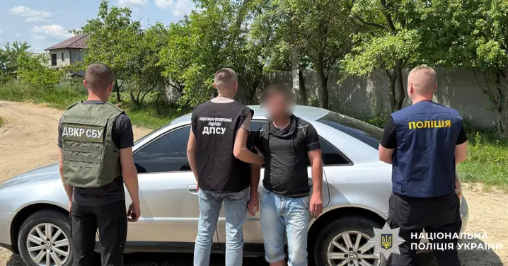 Буковинець планував незаконно перетнути кордон за 4 200 євро. Групу перевізників затримали