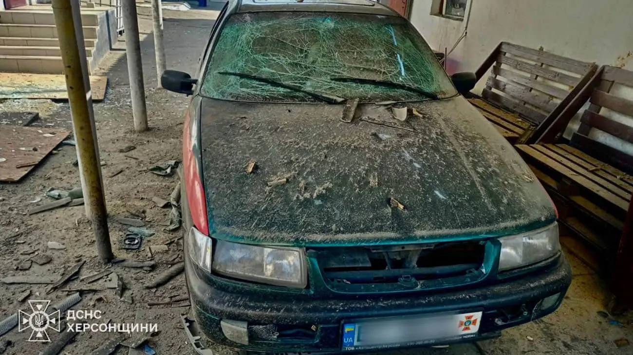 Росіяни вдарили FPV-дронами по пожежній частині в Білозерці: постраждали рятувальники 