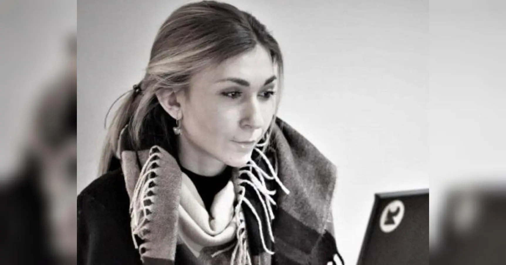«Одна з тих, хто говорив правду про війну»: Зеленський нагородив орденом Свободи журналістку Рощину, яка загинула в полоні