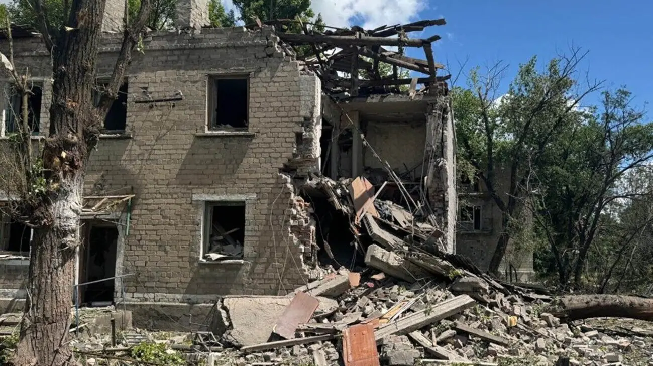 Внаслідок російських обстрілів Донеччини загинули четверо людей, ще троє поранені