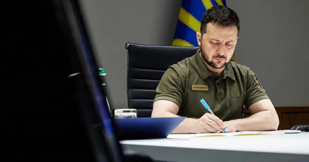 Зеленський нагородив харківців до Дня Конституції