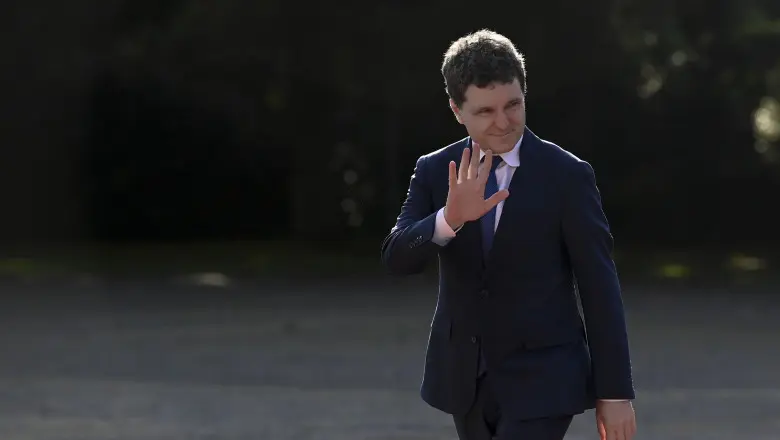 Президента Румунії помітили на рейсі компанії-лоукостера до Італії