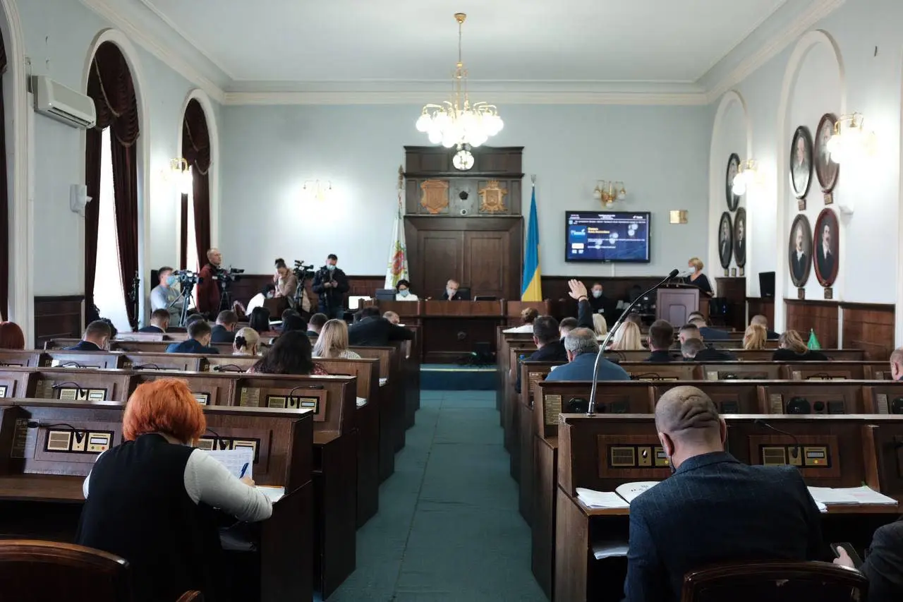 Клічук повідомив скільки коштів і куди спрямували на сьогоднішній сесії Чернівецької міськради