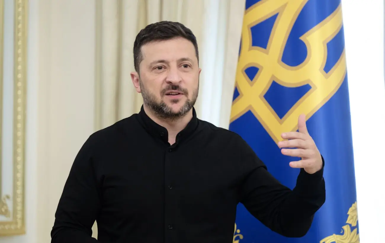 В силах відстояти те, у що віримо: Зеленський привітав українців з Днем конституції