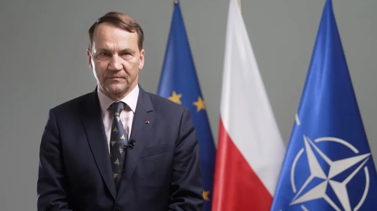Сікорський: Росія свідомо атакувала Польщу, заяви Кремля про непричетність – брехня