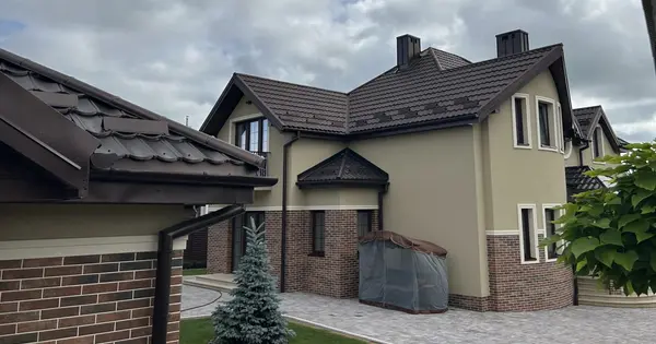 Сім'я львівського митника обросла майном, неспівмірним із доходами