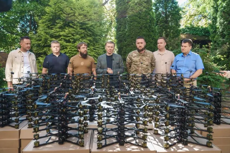 Гуманітарний штаб передав 3-й штурмовій бригаді 200 FPV-дронів