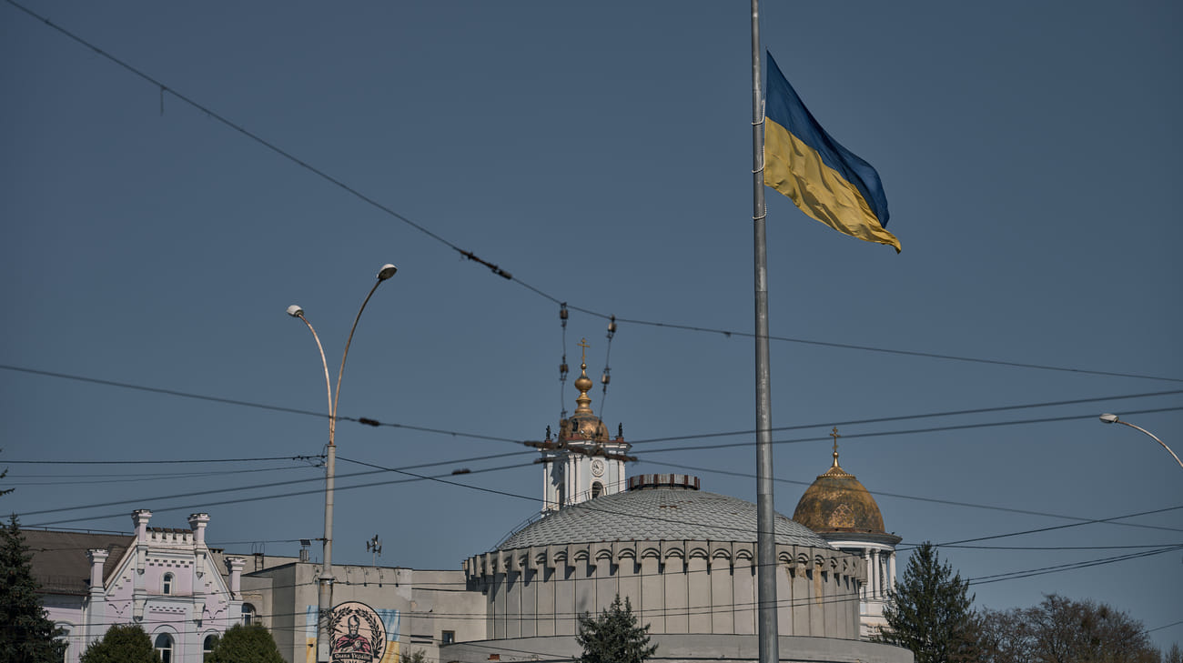 Росіяни завдали авіаудар по Охтирській громаді: поранено родину з 17-річною донькою