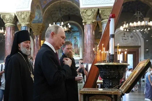 Болтон: Путін розраховує маніпулювати Трампом на зустрічі в Алясці
