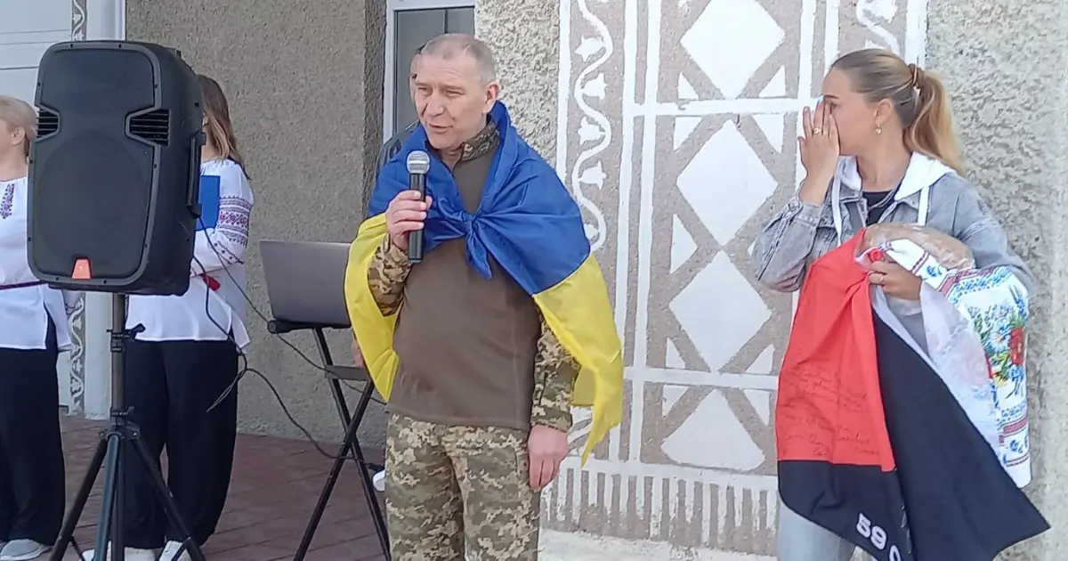 На Вінниччину після російського полону повернувся захисник Віталій Склярук