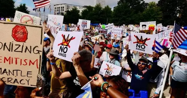 У США пройшли масштабні протести проти Трампа в день його народження