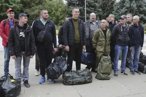 Шлюб — або фронт: як Росія хоче карати неодружених чоловіків