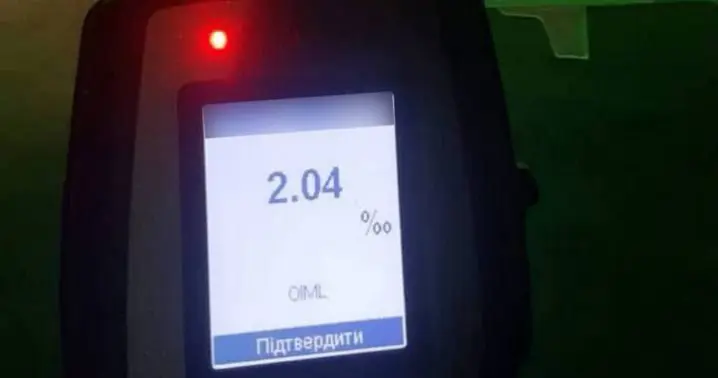 Ступінь спʼяніння перевищував норму у 10 разів. Патрульні у Чернівцях затримали водія Daewoo