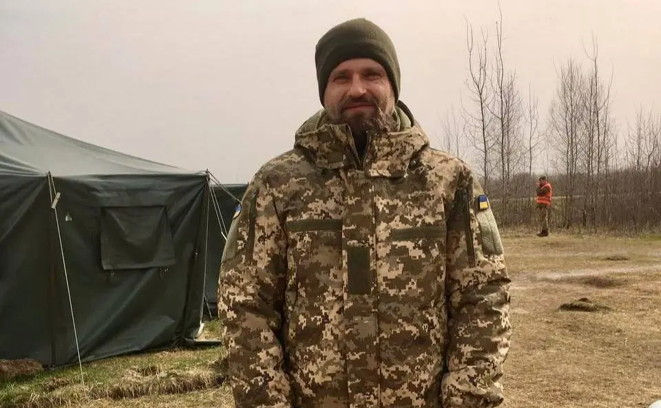 На Київщині прощатимуться із захисником Андрієм Черняковим, який втратив на війні сина