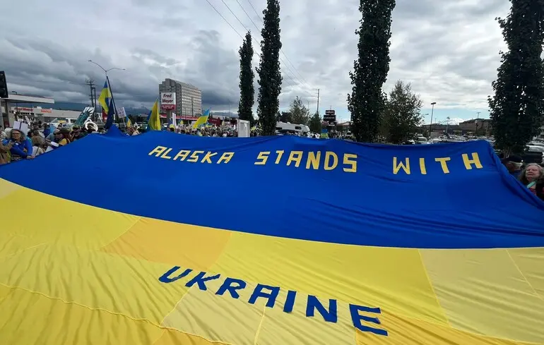 Мітинг на підтримку України відбувся в Алясці перед зустріччю Трампа