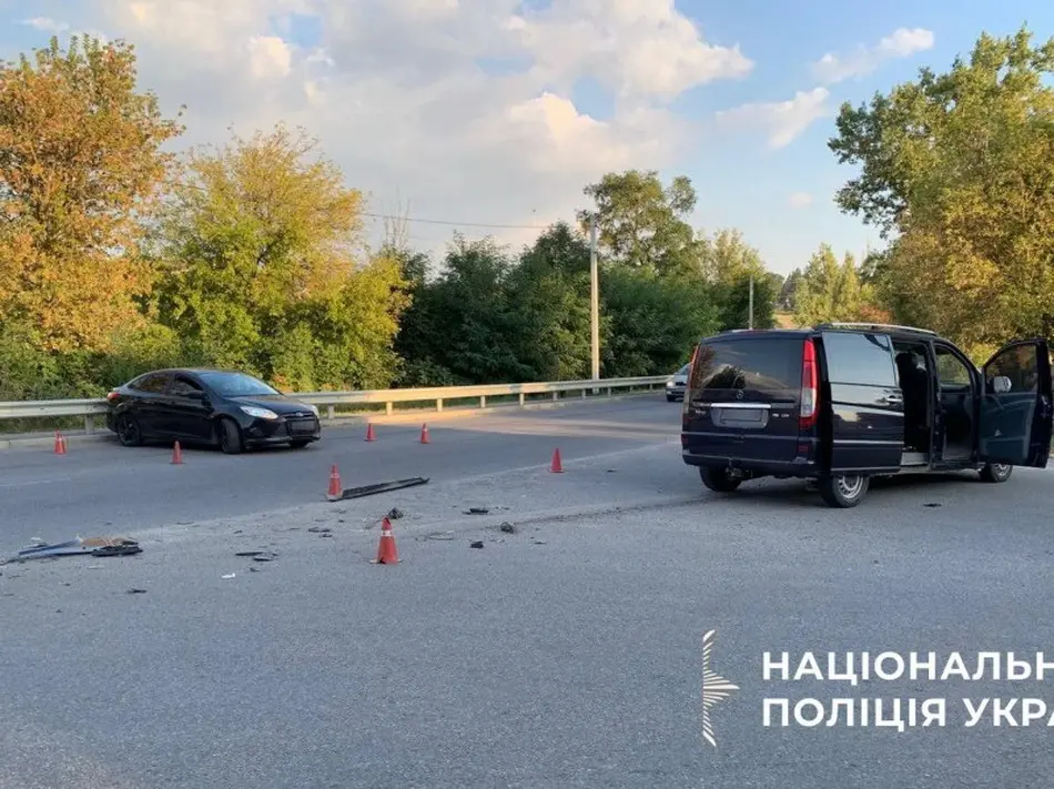 На Вінниччині затримали водія, який після ДТП втік і залишив авто біля річки