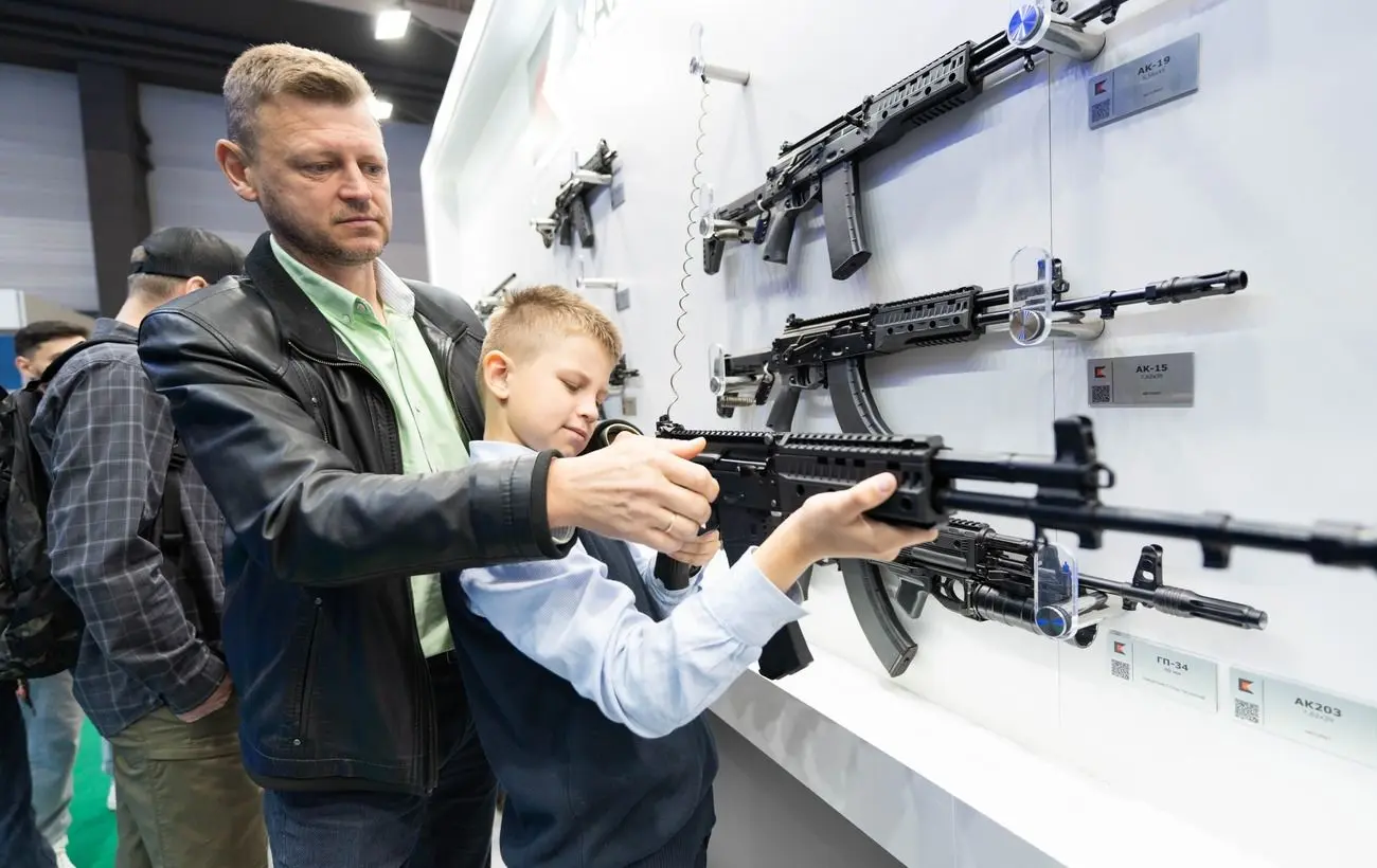 У Росії "Калашников" наймає школярів на "літній підробіток"