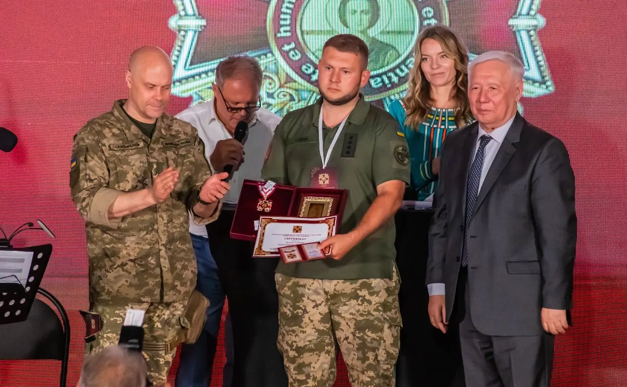 Під щитом Батьківщини, під покровом Святого Пантелеймона: в Києві вшанували найкращих медиків України