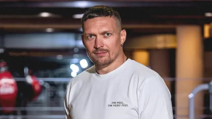 Бʼє грушу і дивиться в душу: Усик вразив скілами з підготовки до реваншу з Дюбуа