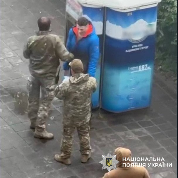 У Харкові працівник ТЦК вдарив чоловіка в живіт: як покарають військового