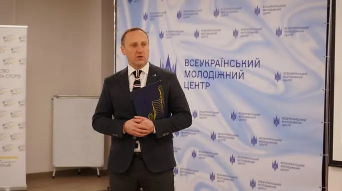 Кабмін звільнив заступника міністра молоді та спорту України