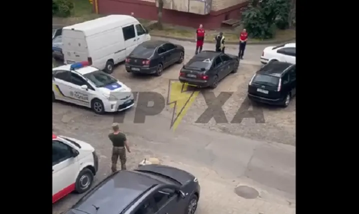 Чоловіка відвезли у спецзаклад: у поліції розповіли деталі про різанину на Скальда